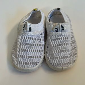 VGUC Unisex Water Shoes